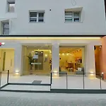 Tong Tong Petit Hotel